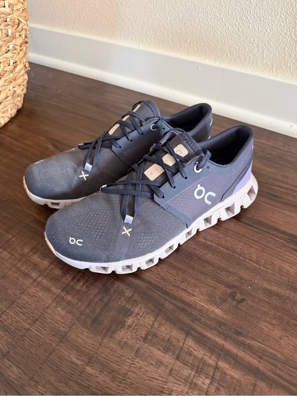 On Cloud X Women’s Shoes Size 9 Gray Purple
